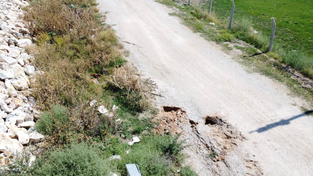 Konya’nın korkulu rüyası! Obruk oluşan yol kapatıldı 3